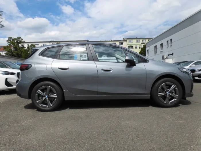 BMW 220i Active Tourer AHK LED adapt. FA PA DAB