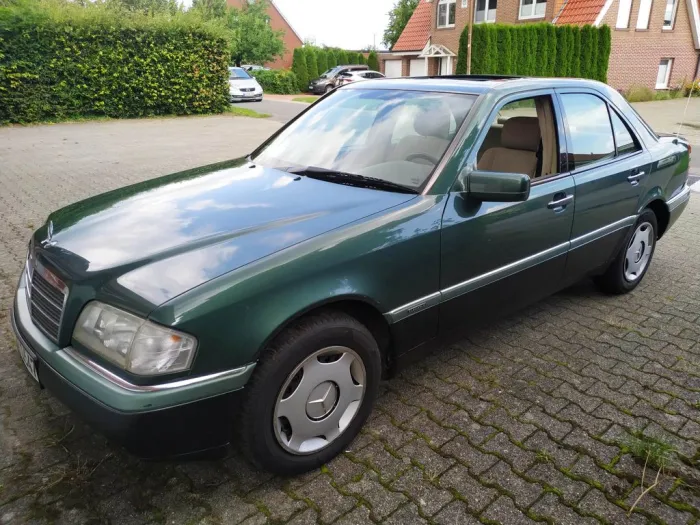 Mercedes-Benz C 180