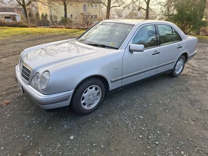 Mercedes-Benz Mercedes Benz E200 W210 Modell Elegance