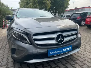 Mercedes-Benz GLA 200 Edition 1*KLIMAAUT*NAVI*PDC*XENON*LM 17