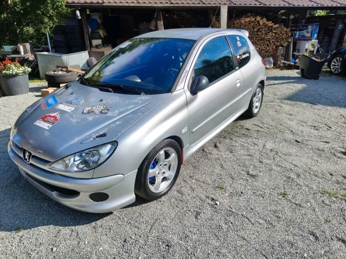 Peugeot 206 RC Rennwagen