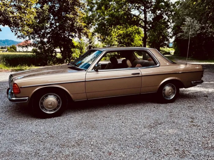Mercedes-Benz Mercedes Benz 230CE W123 Coupé Oldtimer