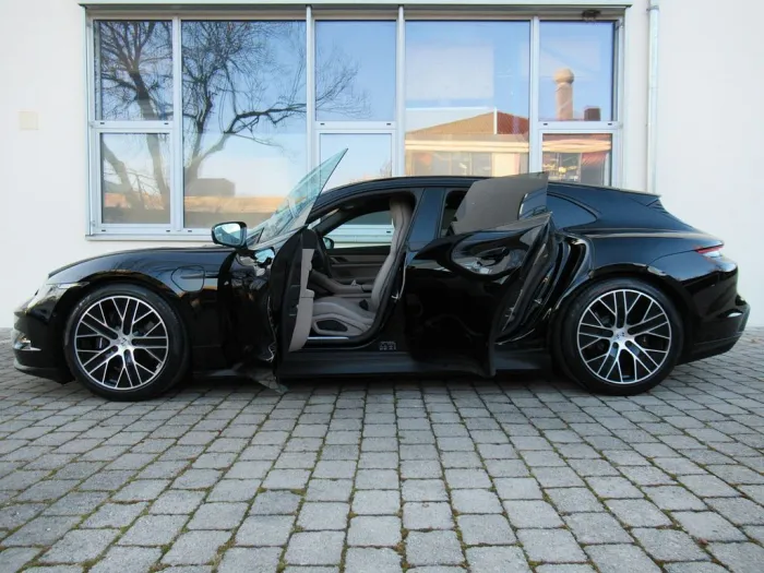 Porsche MY25 SPORT TURISMO TV FOND RSE HEAD ACC®PERF+360