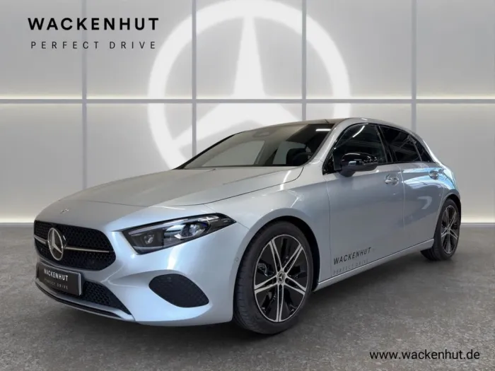 Mercedes-Benz A 200 PROGRESSIVE LINE ADVANCED PLUS NIGHT+PANO