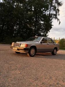 Mercedes-Benz 190
