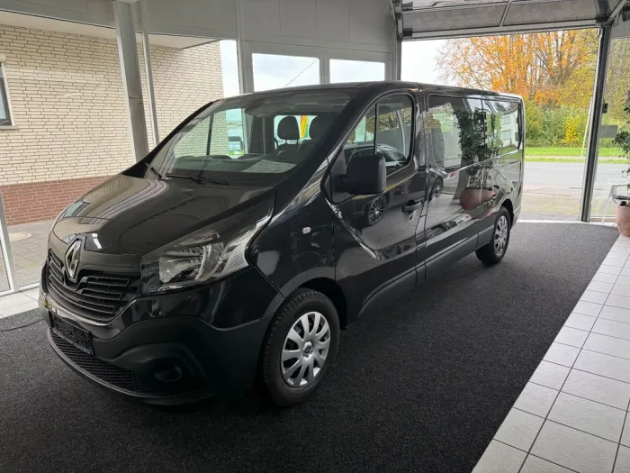 Renault Trafic dCi 120 9-Sitzer *Kamera/Klima/Navi*