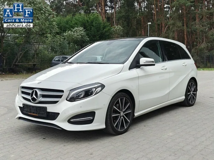 Mercedes-Benz B 180 CDI Urban PANO AUT NAVI KLIMA AHK PDC