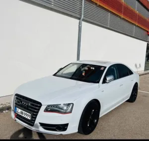 Audi S8 2013