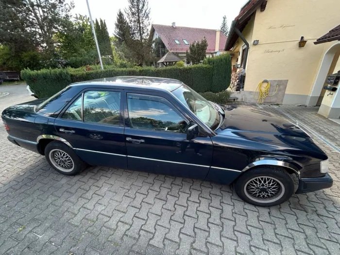 Mercedes-Benz Mercedes Benz 1990 - 200D 2.0 (W124)
