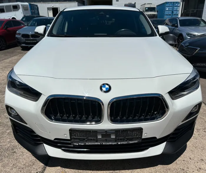 BMW X2 sDrive 18 i Adva*NAVI*LED*NUR 33TKM*AUTOMATIK
