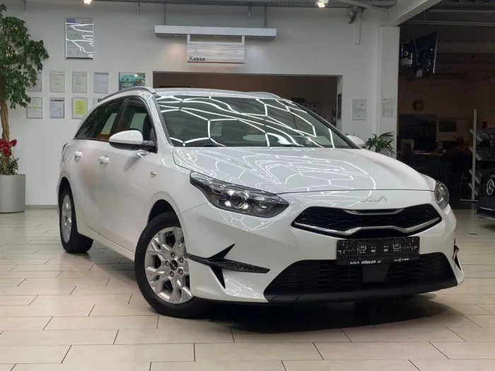 Kia Ceed 1.6 CRDi Mild Hybrid Vision Automatik Navi 