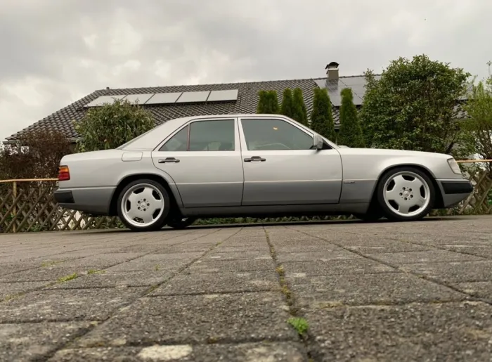 Mercedes-Benz E 220