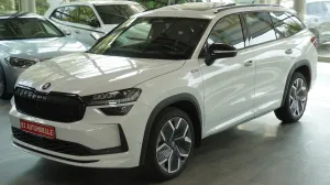 Skoda Kodiaq 2.0 TDI 4x4 Sportline*AHK*HEAD-UP*PANO*7S