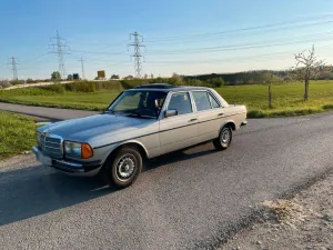 Mercedes-Benz 230E - Baujahr 1984 - H-Kenn...