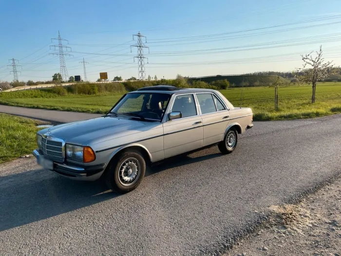 Mercedes-Benz 230E - Baujahr 1984 - H-Kenn...