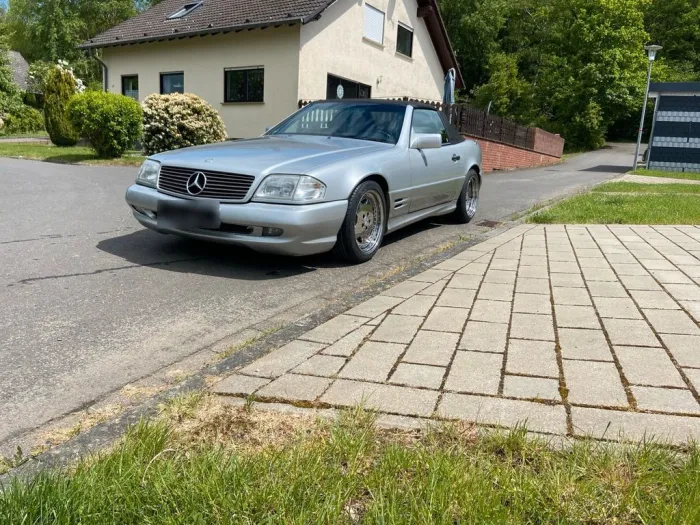 Mercedes-Benz 300SL R129 AMG