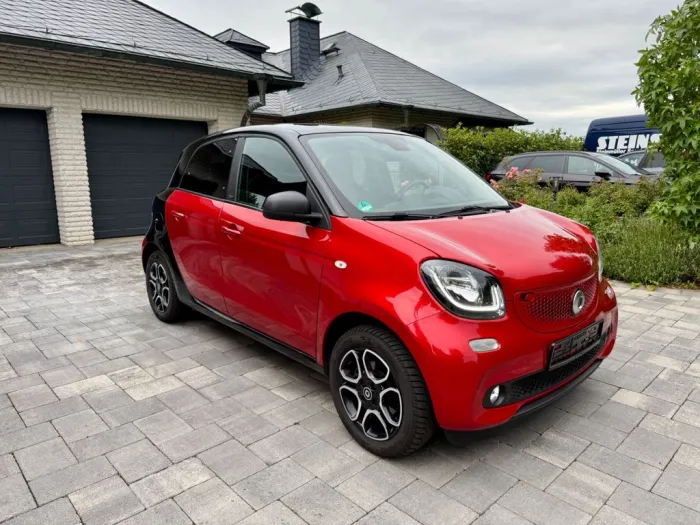 Smart ForFour Autom. Klima L&M Felgen Pano Sitzheizung