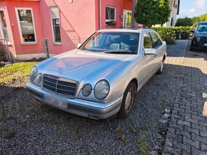 Mercedes-Benz Mercedes Benz E230 W210