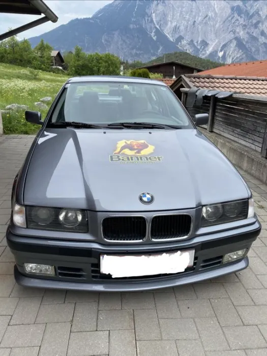 BMW 325i 