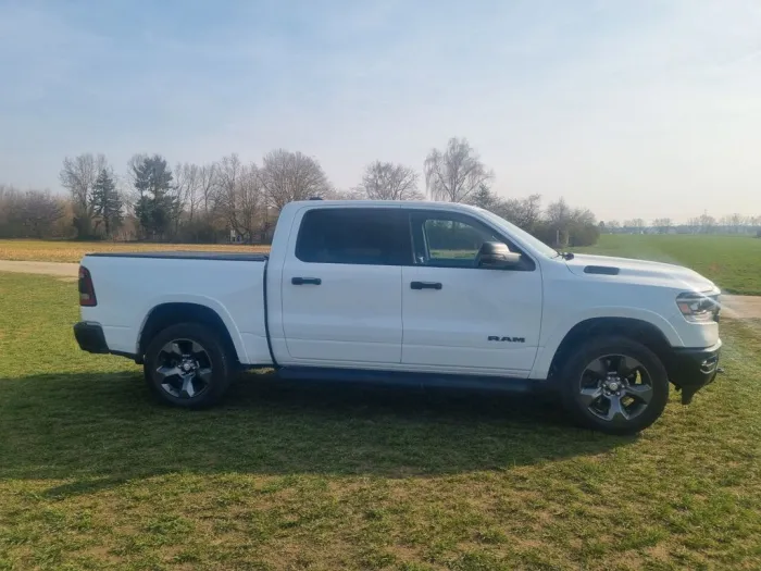Dodge RAM 1500 4x4 V8 BIGHORN 5.7 LPG Standheizung uvm