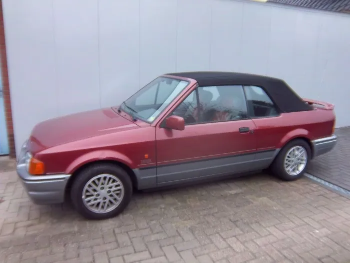 Ford Escord XR 3 Cabro