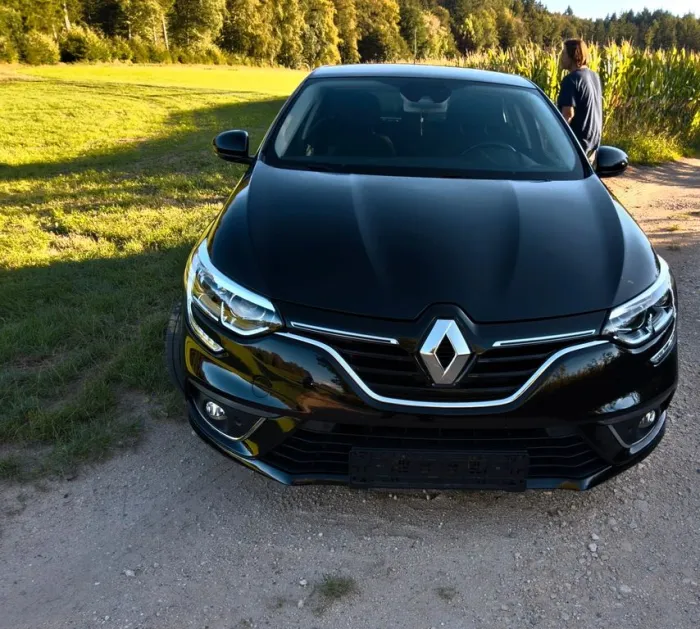 Renault Megane TCe 140GPF  Limeted 8 Aluf.  RF-kamera