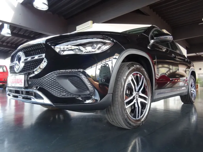 Mercedes-Benz GLA 180 Progressive/ Autom./Navi/ LED/ KeylessGo