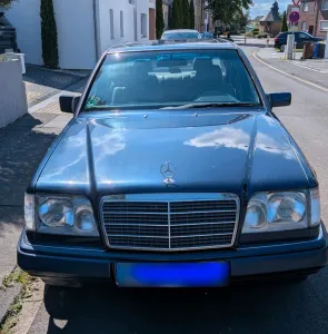 Mercedes-Benz Mercedes E320 Blau zu verkaufen