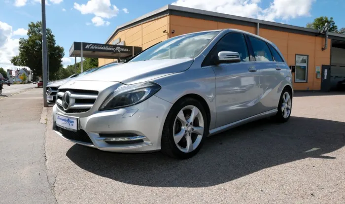 Mercedes-Benz B 200 SPORT/Xenon/SHZ/Kunstleder/Lichtpaket