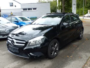 Mercedes-Benz A180 Lim. Urban Pano Kamera Klima BT Alu TÜV
