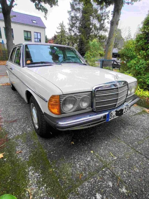 Mercedes-Benz 230 Oldtimer W123