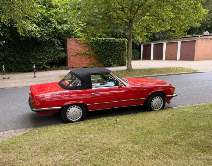 Mercedes-Benz SL 560