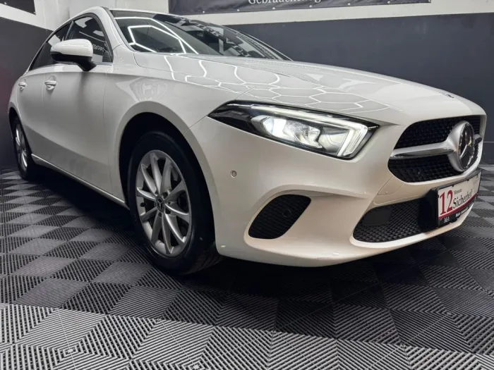 Mercedes-Benz A 250e Limousine*KAMERA*LED*CARPLAY*TEILLEDER*