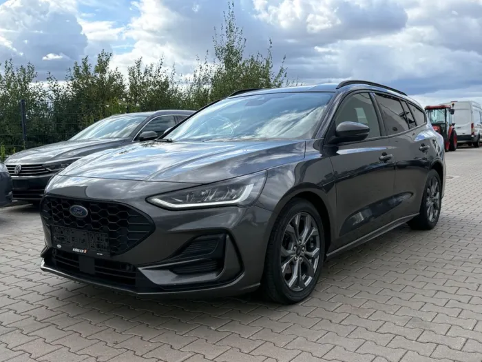Ford Focus Turnier ST-Line * 1.HAND * 8xALU * LED *