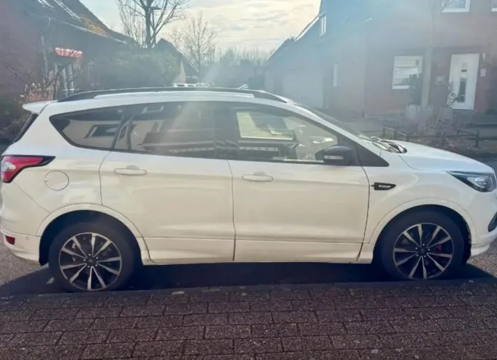 Ford Kuga 1,5 EcoBoost 4x2 110kW ST-Line Automati...