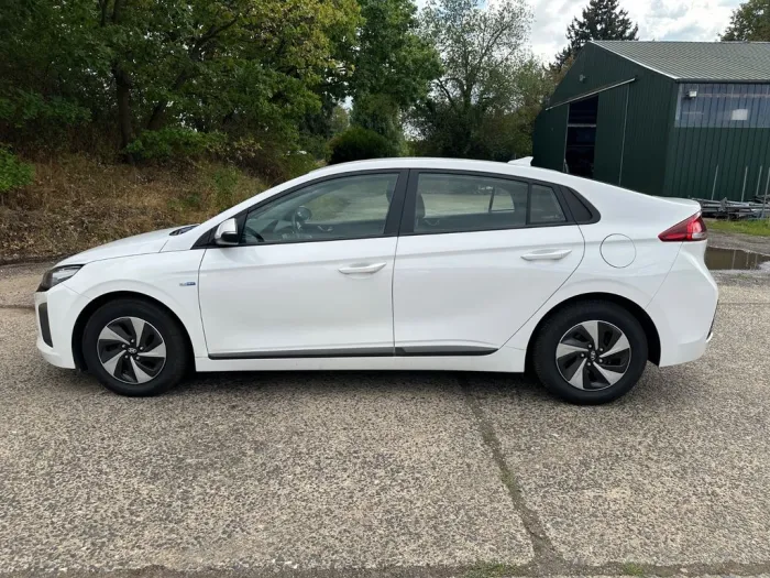 Hyundai IONIQ Ioniq Trend Hybrid
