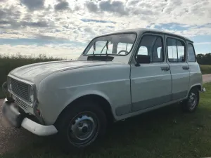 Renault Robust-charmanter R4 von der Côte dAzur m...