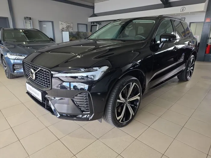 Volvo XC60 B4 Plus Dark ACC BLIS Pano 360° 21Zoll H/K