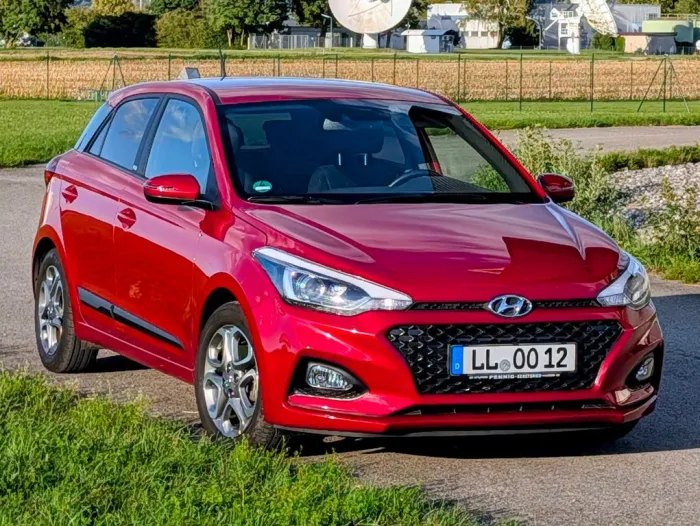 Hyundai i20 blue 1.0 Turbo Style Navi 88 kW (120 PS)