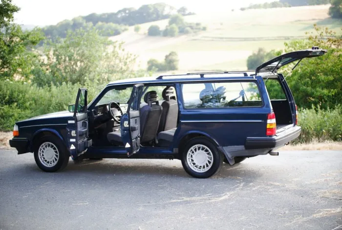 Volvo 240 245 Kombi Automatik HU neu Kompl...