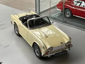 Triumph TR250 6Zylinder