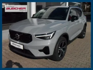 Volvo XC 40 B3 Plus Dark - Standheizung - 360°