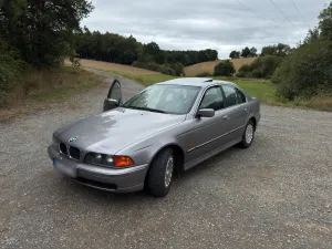 BMW E39 520i (AHK&Schiebedach)
