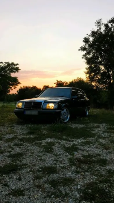 Mercedes-Benz S124 Mercedes Benz 220TE             +moto...