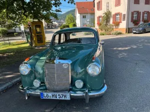 Mercedes-Benz PONTON W180 / 220 S 