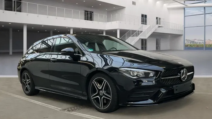 Mercedes-Benz CLA 200 Shooting Brake AMG LINE*PANO*R-KAM*LED*