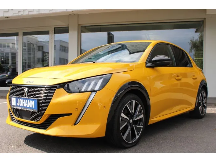 Peugeot 208 GT PureTech 130 EAT8 *Anhängerkupplung*