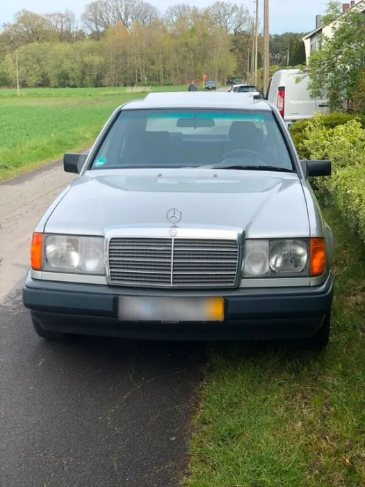 Mercedes-Benz Merzedes- Benz 124 mit H-Kennzeichen