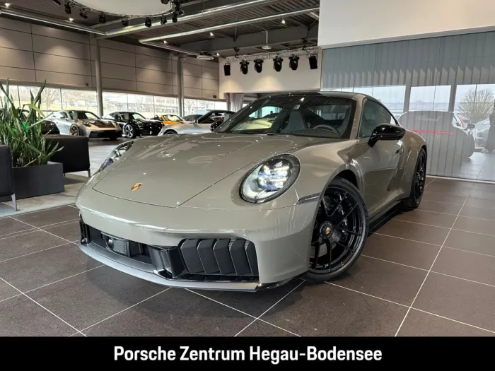 Porsche 992 -2 (911) Carrera 4 GTS