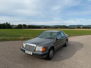 Mercedes-Benz Mercedes W124 230E